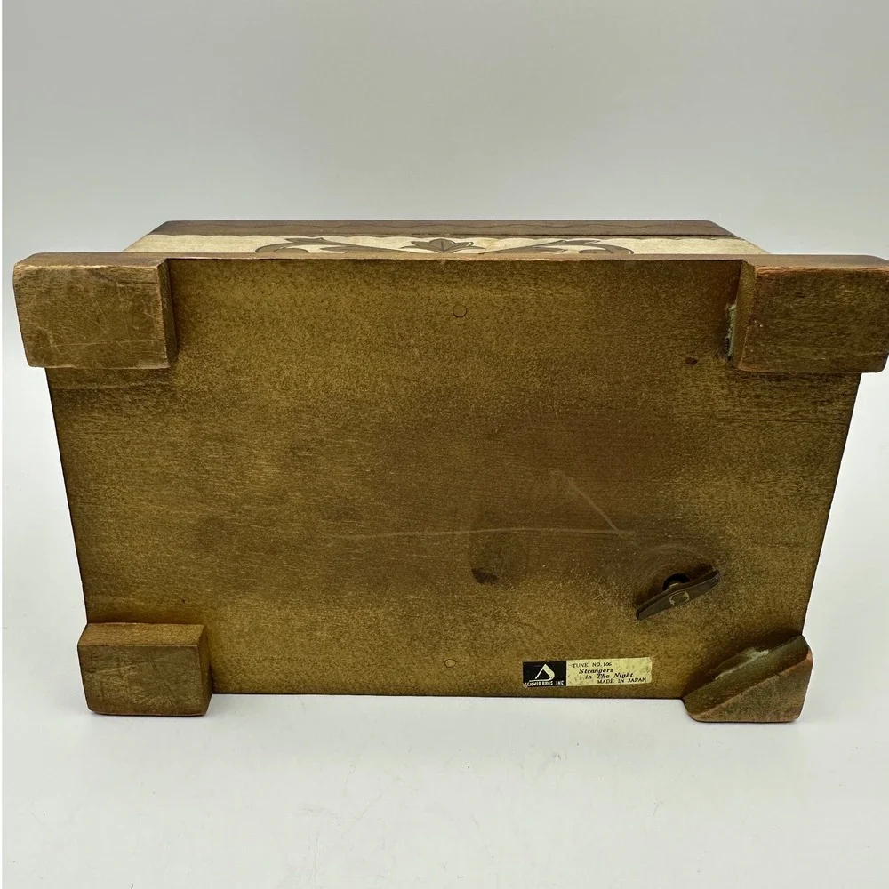 Vintage Sankyo Wood Music Jewelry‎ Box Strangers in the Night Not Working